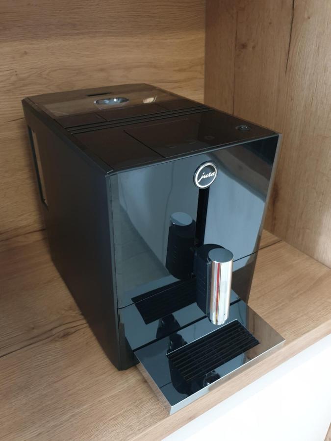 Apartment Private Apartment, Aircondition, Hd Tv Pl & De, Wifi, Garage, Fully Equipped, Near