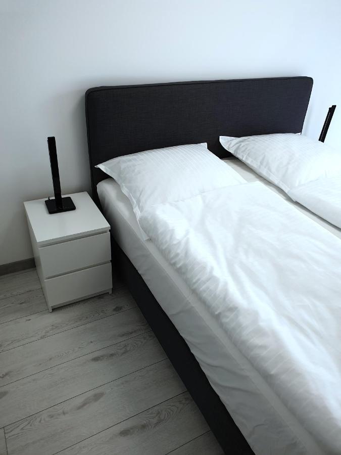 Private Apartment, Aircondition, Hd Tv Pl & De, Wifi, Garage, Fully Equipped, Near Apartment